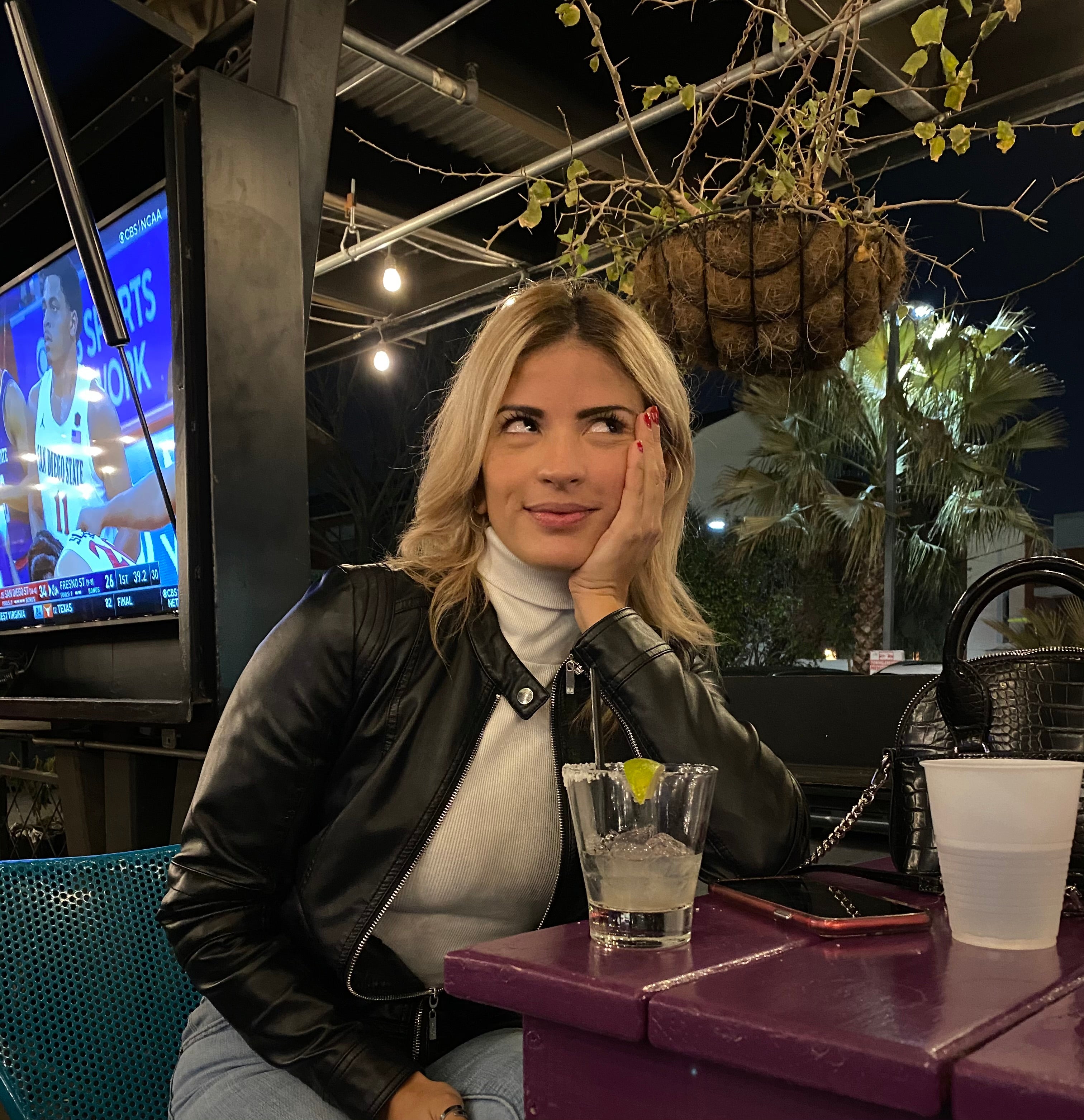 <em>Alejandra.V</em>